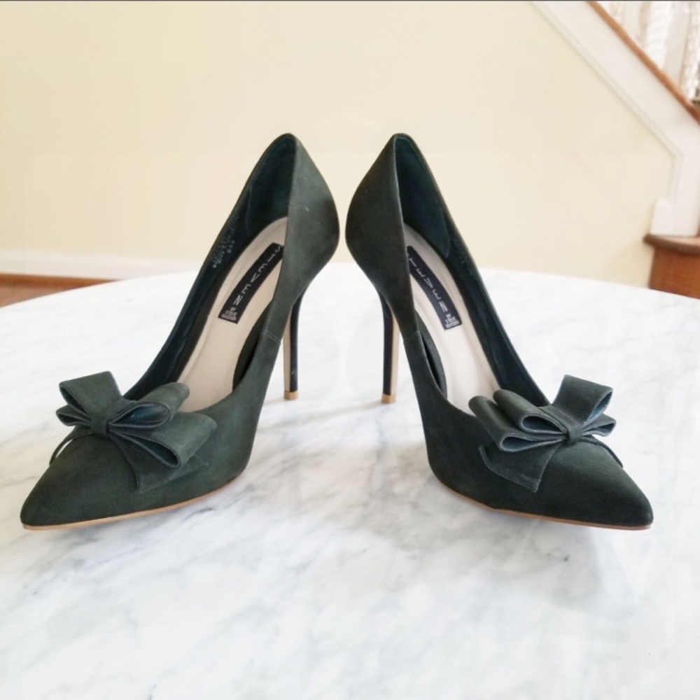 Steve Madden Olive Green Ravesh Heels - Size 9